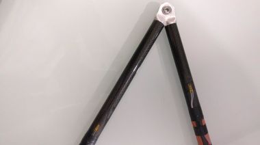 Arrangement of strain gauges on the wishbone 